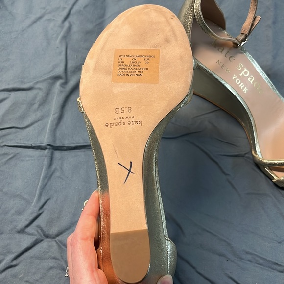 Kate spade flamenco wedge in gold size 8.5 - Picture 5 of 9